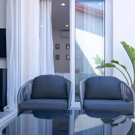 Phaedrus Living Limnaria Luxury Flat Vine 121