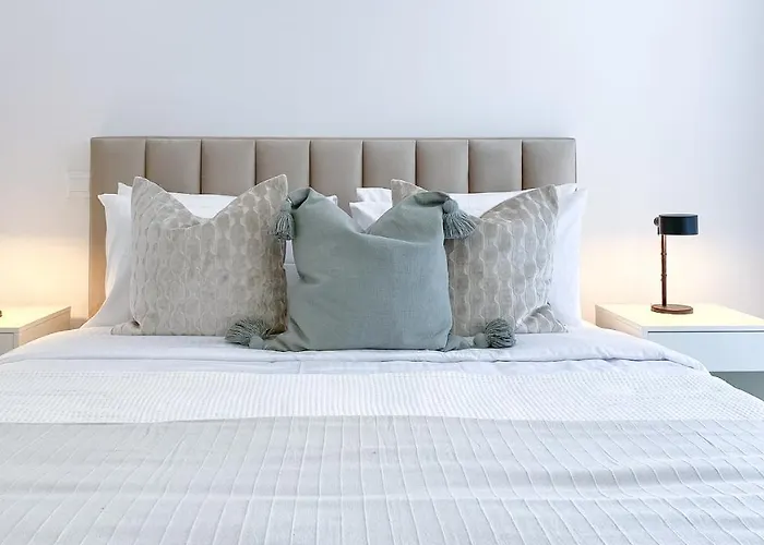 Phaedrus Living Limnaria Luxury Flat Vine 121 Paphos