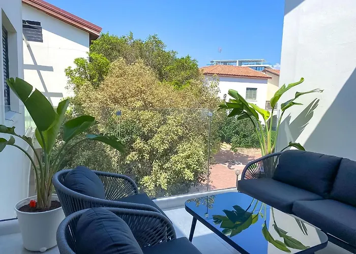 Phaedrus Living Limnaria Luxury Flat Vine 121